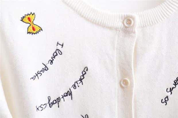 Mùa hè 2017 mới hoang dã dài tay v-cổ thêu chữ mỏng phần mùa xuân và mùa thu dệt kim điều hòa áo khoác cardigan áo khoác len