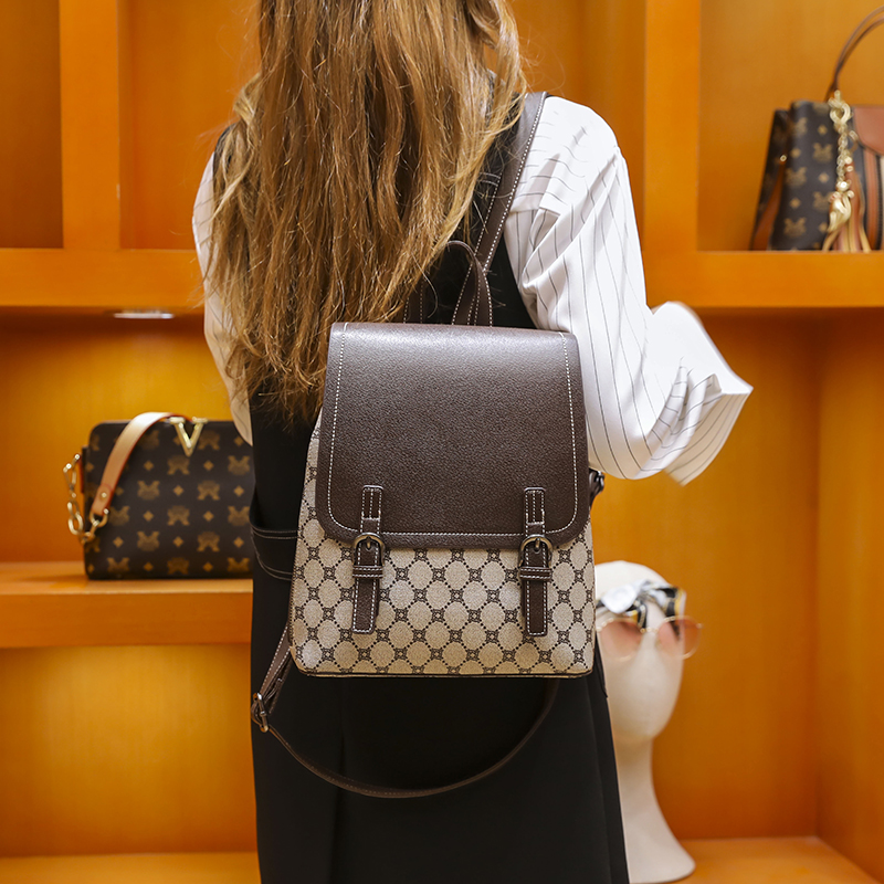 Special leather backpack 2022 new trendy schoolbag new fashion all-match large-capacity backpack pet bag