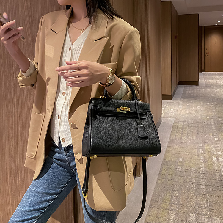 ITSK Package woman 2021 new tide autumn winter single shoulder inclined satchel with large capacity High sense foreign hand mobile Kylie bag