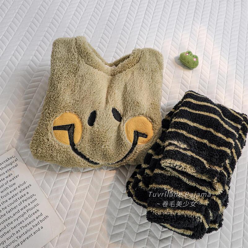 Cartoon Smiling Face Coral Fleece Couple's Pajamas for Men and Women, Thickened and Warm, New Autumn and Winter 2025 Home Wear Cartoon Smiling Face Coral Fleece Couple's Pajamas for Men and Women, Thickened and Warm, New Autumn and Winter 2025 Home Wear