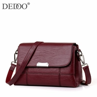 Бордовая мягкая ткань