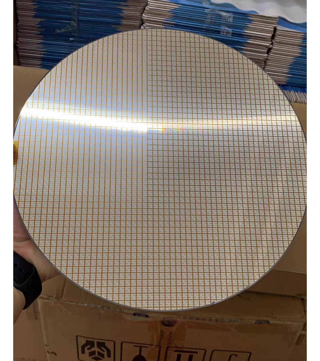 4寸衬底硅片单抛P100，电阻率50-100，厚度450um