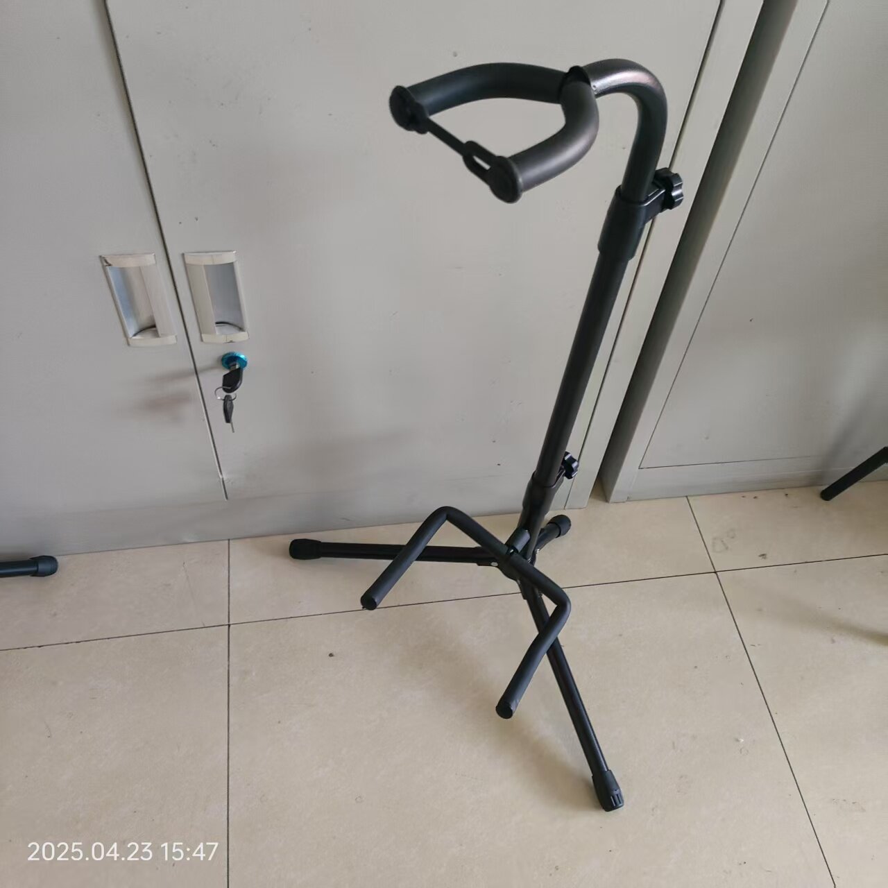大提琴展示支架太香了！琵琶架中阮座架通用，颜值功能双在线！-琴托-淘宝百科网