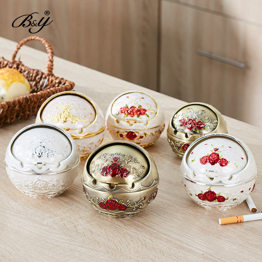 European vintage creative zinc alloy spherical with lid bedroom cute ashtray fashion personality home windproof smoke cylinder