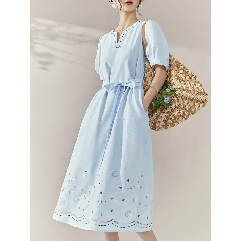 Flowing Era/Short-Sleeved French-Style Dress with a Cinched Waist, Unique and Beautiful Holiday-Style Dress Flowing Era/Short-Sleeved French-Style Dress with a Cinched Waist, Unique and Beautiful Holiday-Style Dress