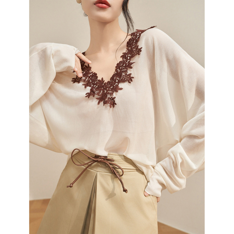 Flowing Era Korean Style Lace Embroidered V-Neck Top Thin Sun Protection Blouse Apricot Long-Sleeved T-Shirt for Women