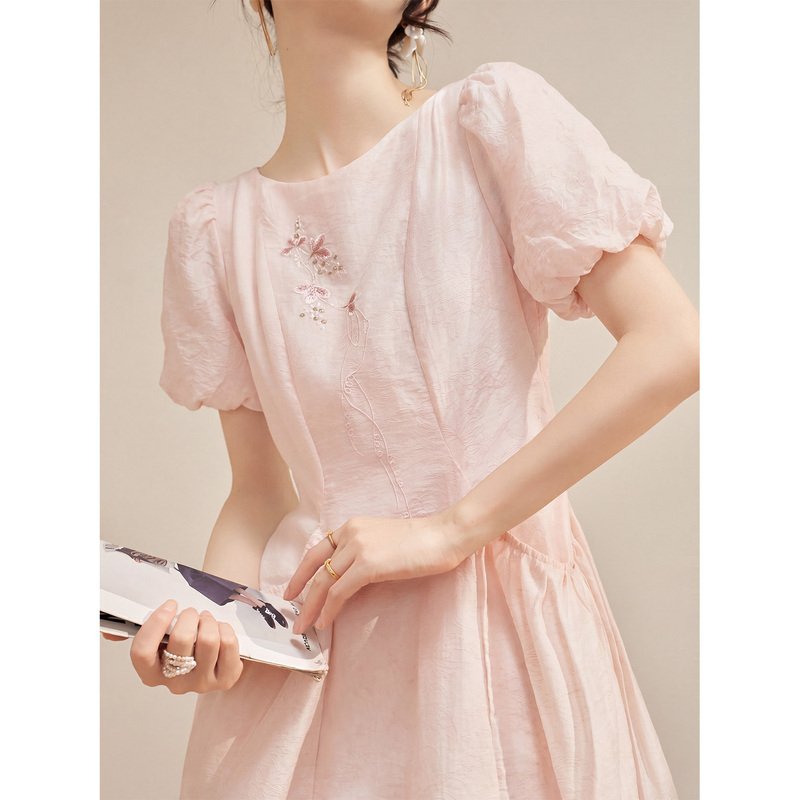 Flowing Era Summer Gentle Little Dress French Pink Puff Sleeve Embroidered Waist Dress Women's Long Dress Flowing Era Summer Gentle Little Dress French Pink Puff Sleeve Embroidered Waist Dress Women's Long Dress