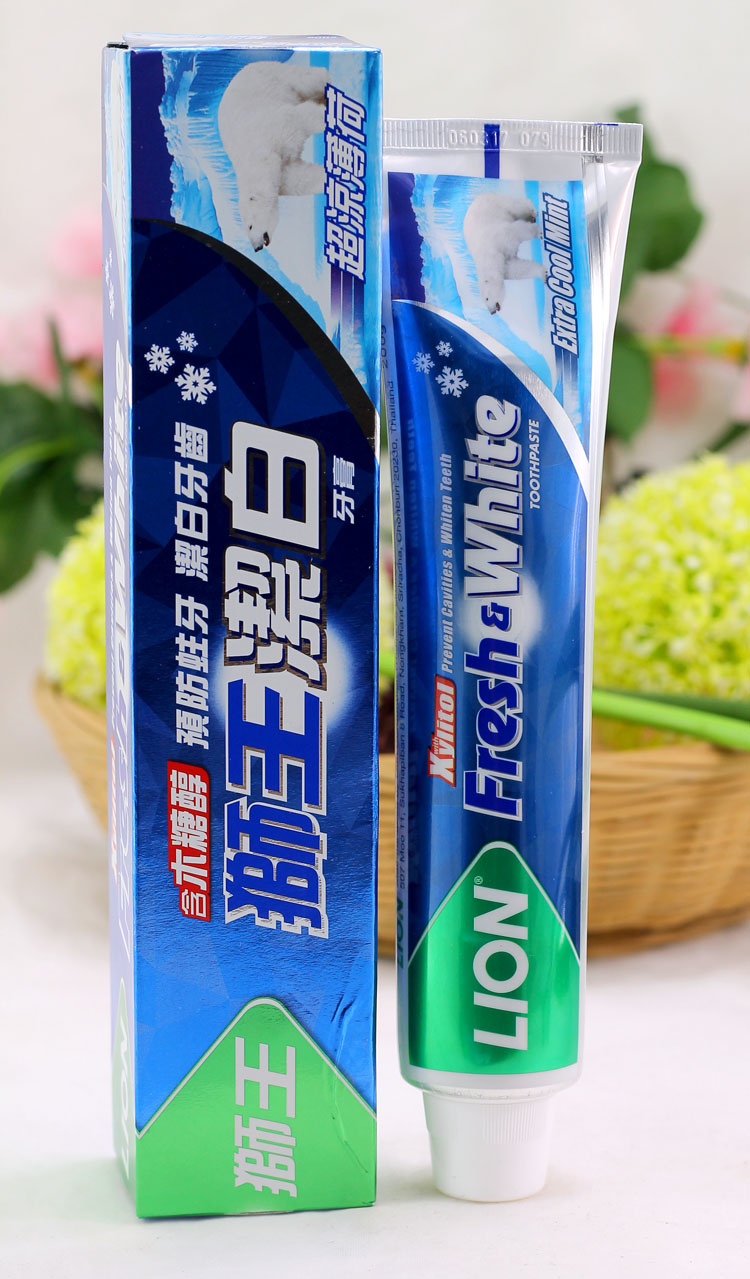 Hong Kong imported Lion Wang white ultra cool taste toothpaste 200g solid toothpaste multi - efficient fluorinated mint cool
