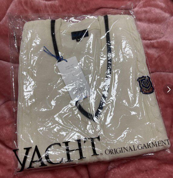 Japan Gifu First colleges and universities for JK uniforms V collar white knitted jacket head vest with school badge