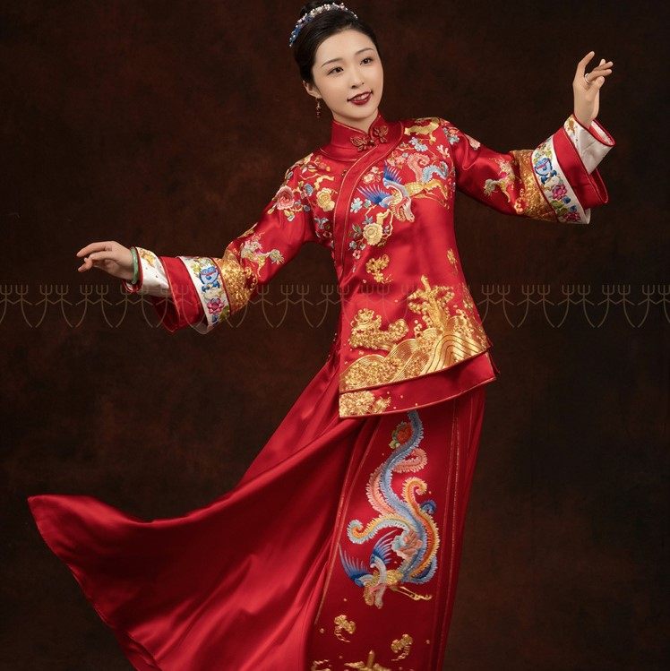 Huafen Wedding Dress 2021 New Xiuhe Clothes Kirin Side Lapel Style Hand-embroidered Caifeng Jiangshui Beijing Store