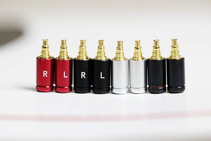 Metal thread small black clip is suitable for Sennheiser IE40 PRO earphone upgrade line small black clip