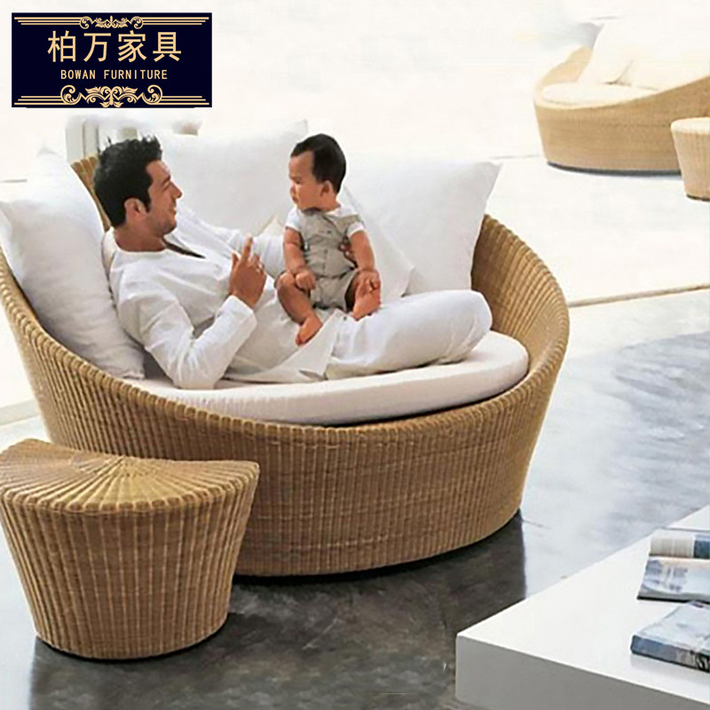 Round bed couple romantic outdoor rattan lying bed beach swimming pool creative outdoor lying bed lazy sofa birdcage terrace
