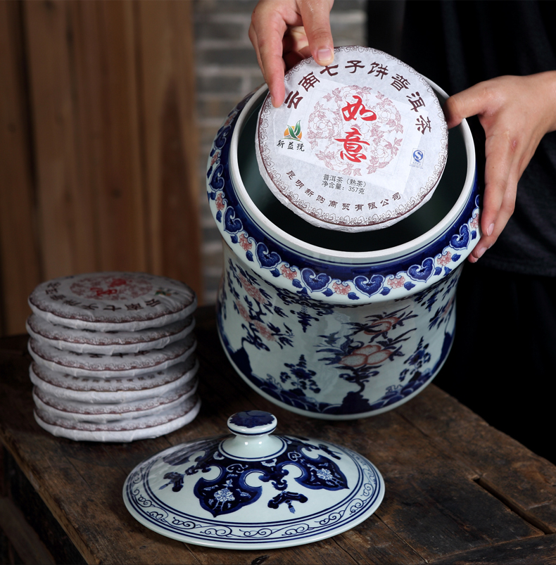 Loyo furnishing articles antique blue and white porcelain of jingdezhen ceramics pu 'er tea pot storage tank is household decoration