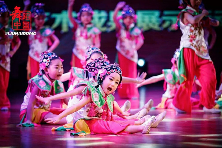 2018 trẻ em opera buổi hòa nhạc trang phục Peking Opera trang phục múa Xiaohongniang Xiaohua Dan Qiaohuadan drama costume