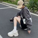 Высокая летняя дышащая белая обувь на платформе, тонкая универсальная спортивная обувь, из натуральной кожи, коллекция 2023