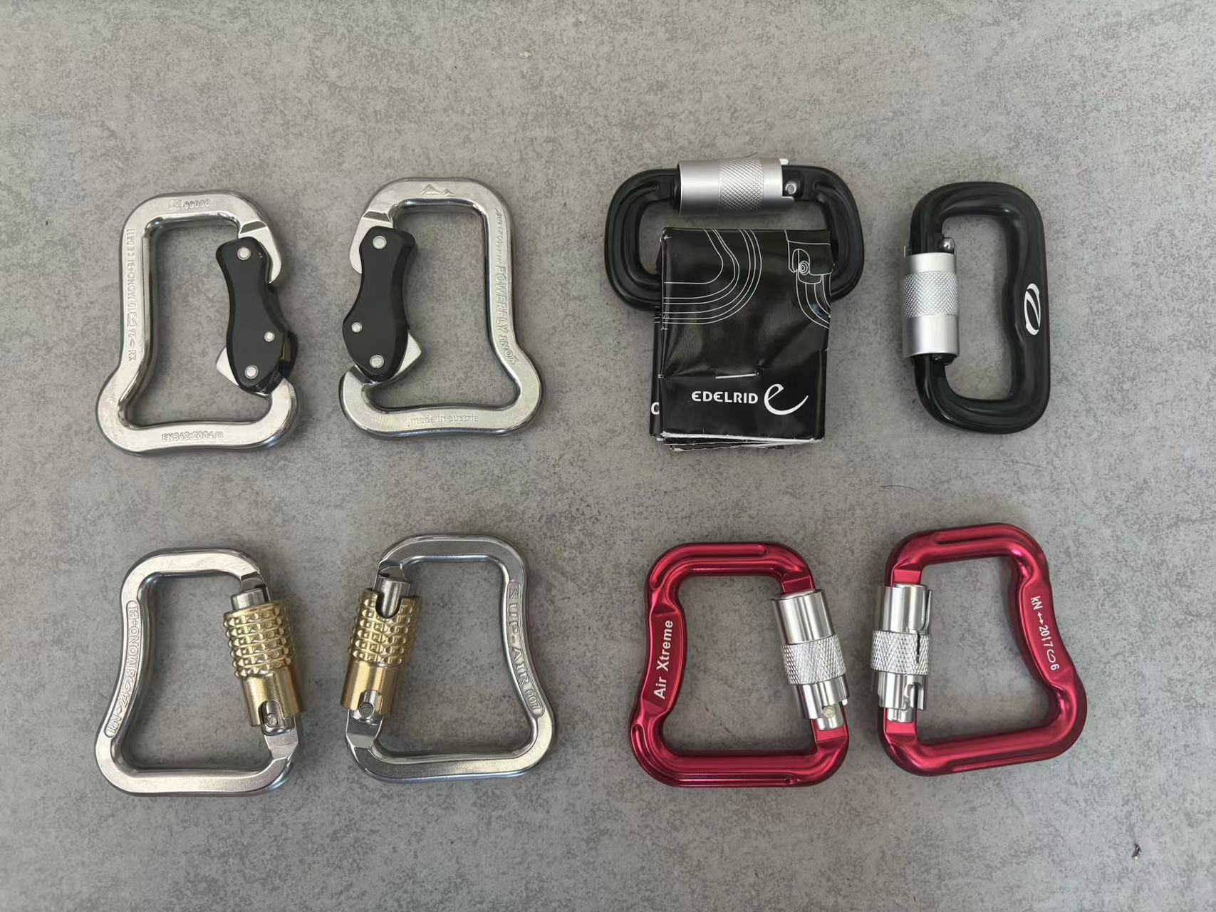 パラモーター/パラグライダーのデルタ翼飛行用メインフック