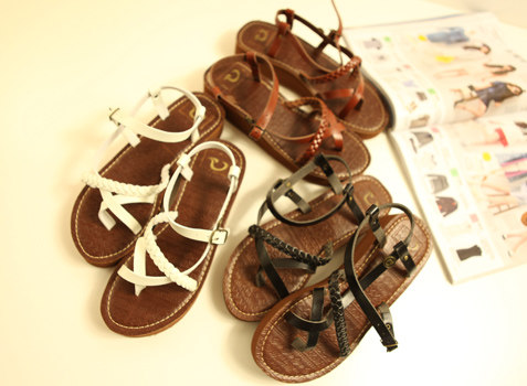 Flip sandals women's summer flat bottom Rome 2022 new Korean version woven thick bottom clip toe students all-match chic