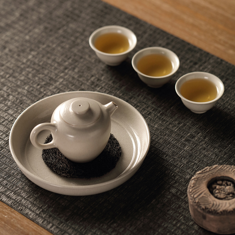 Zheming grass and wood ash dry bubble pot bearing Chaozhou Gongfu tea small tea tray handmade ceramics can be opened piece tea cup holder tea bearing