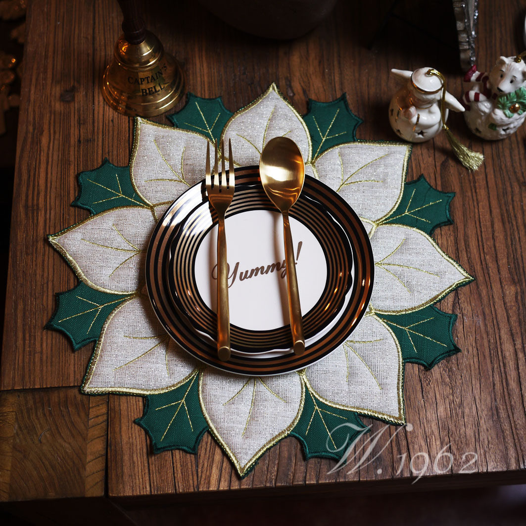 W1962 Outlet American Christmas Christmas Red Winter Green Leafy Dining Mat Limited Edition Red Matching Green Dining Mat Insulation Mat-Taobao