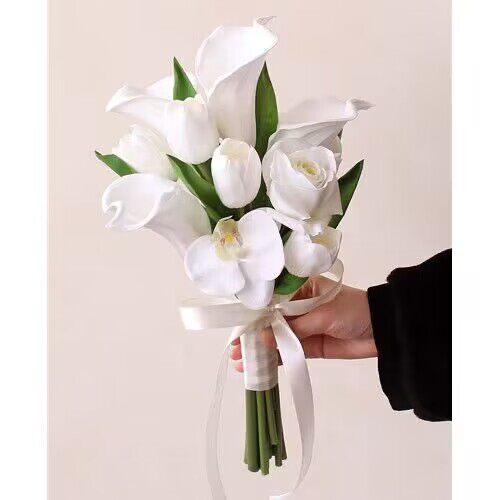 Emulated Playnet Red Brigade slapping white tulip bride wedding photo by hand holding a fancy flower shadow building to shoot props-Taobao