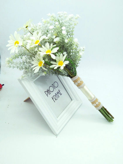 Wedding photography props for taking photos, holding flowers, travel photography, outdoor shooting, bride holding flowers, Korean-style simulated foggy gypsophila bouquet