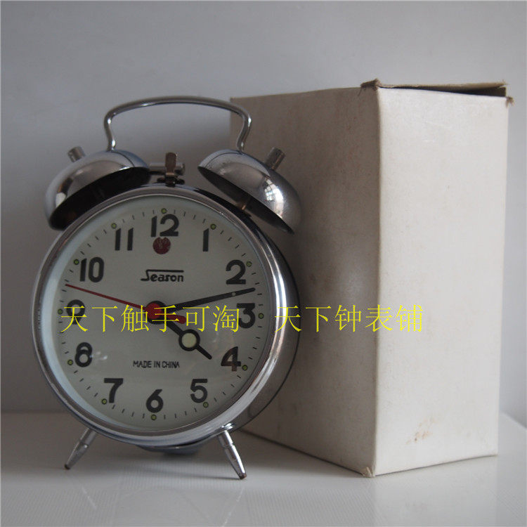 In the 1980s all - copper movement mechanical alarm clock nostalgia collection of two - pin Ming horseshoe watch