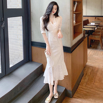 Spring and summer 2022 new cold wind womens high-end V-neck puff sleeve dress French fishtail dress