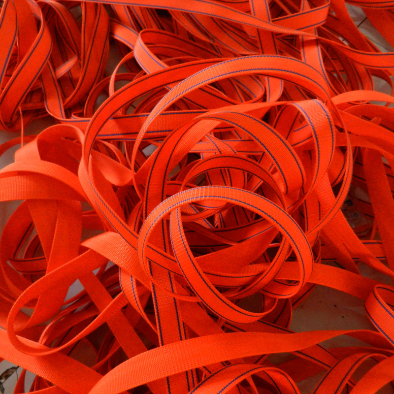 Manufacturer direct sales cart with load bearing belt tensioning belt tensioning with red and white bundling with high strength polypropylene silk weave belt