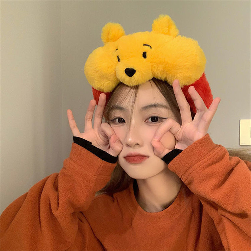 Cute Japanese fat tuk Vinie bear hoop Linnabel Brothers amusement park hair shake face