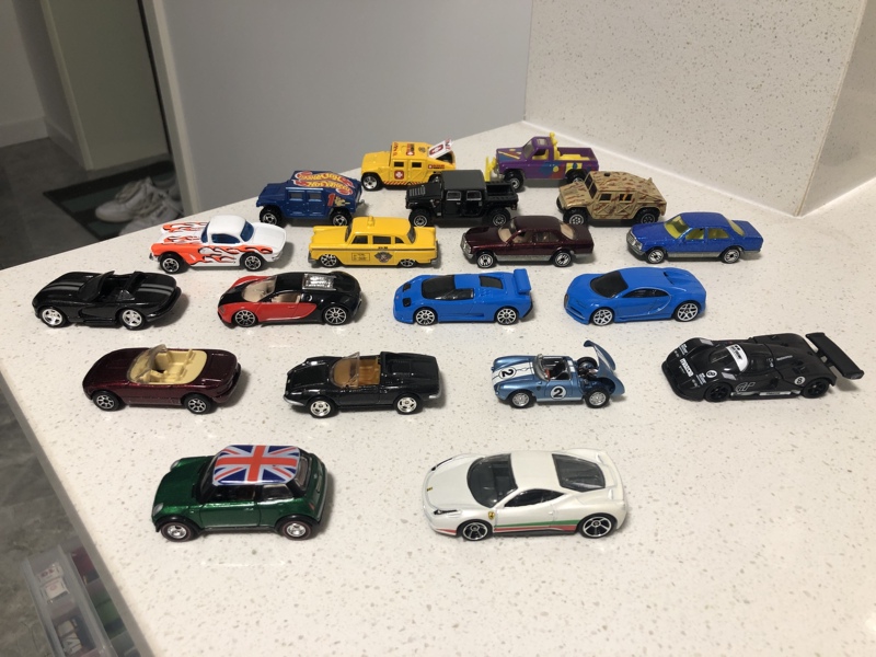 Hot Wheels & Matchbox Hot Wheels & Matchbox Ferrari Mercedes-Benz Bugatti Porsche 1718 Hot Wheels & Matchbox Hot Wheels & Matchbox Ferrari Mercedes-Benz Bugatti Porsche 1718