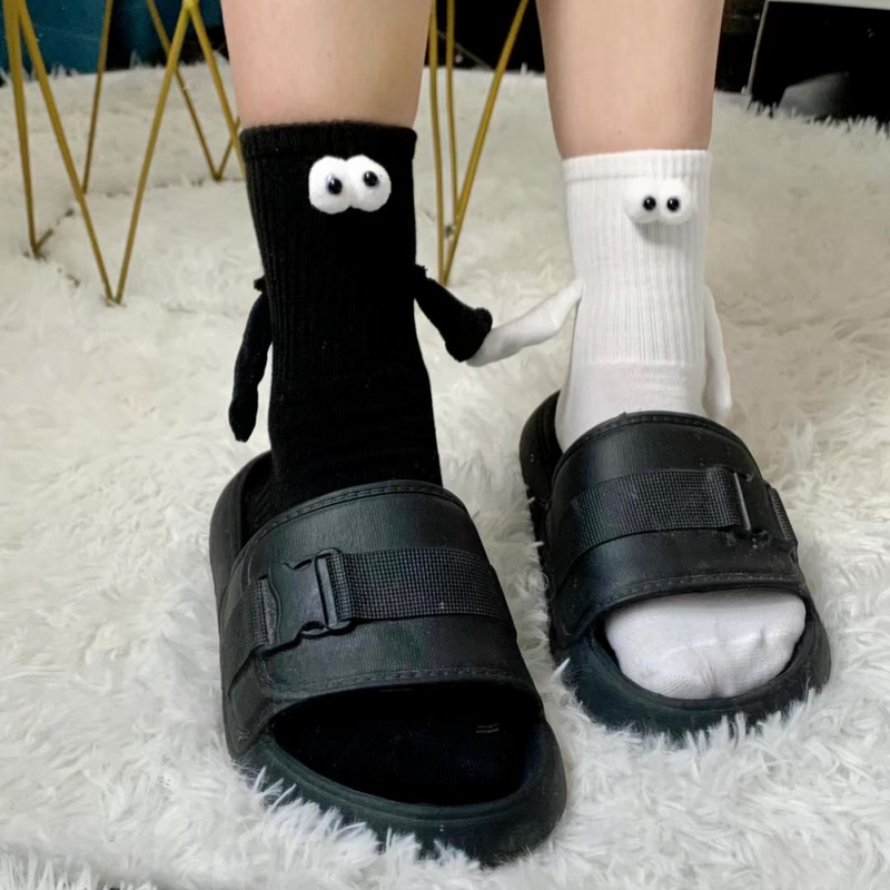 Couple Holding Hands Socks, Personalized Magnetic Style, Cute Foot-Holding Socks, Funny Internet Celebrity Summer Thin Magnetic Mid-Calf Socks