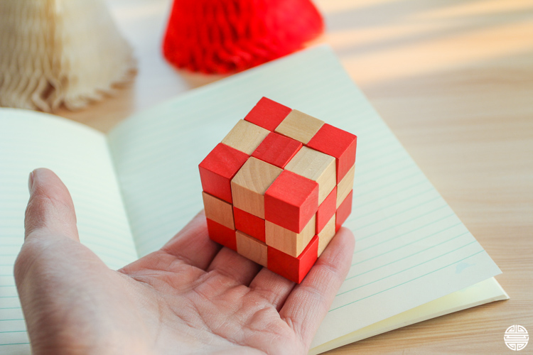 Dòng sản phẩm đồ chơi giáo dục bằng gỗ của Zakka Rubik Cube cửa hàng đồ chơi trí tuệ