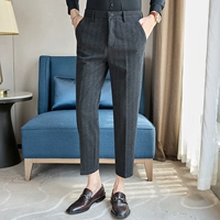 Темно -серые укороченные брюки