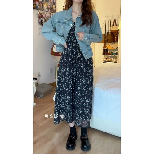 Черное летнее платье, приталенный корсет, французский стиль, в цветочек