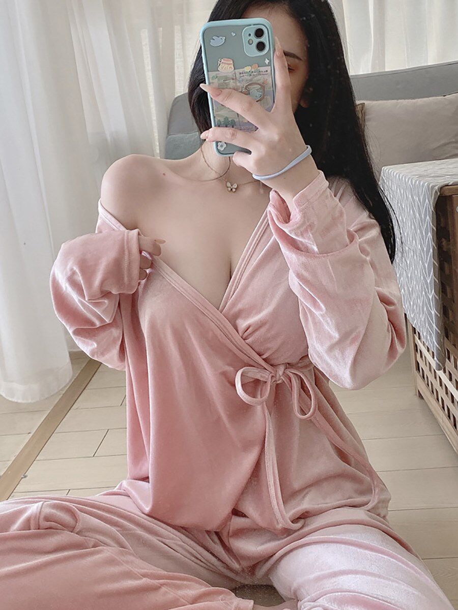 Japan GP New Winter Golden Velvet Fluff Pajamas Female Set Red Comfort Set Dresses