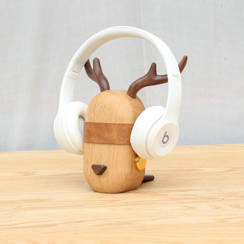 Deer see head wearing headphones hanging rack beech wood black walnut wood earphone stand display shelf solid wood headphone rack