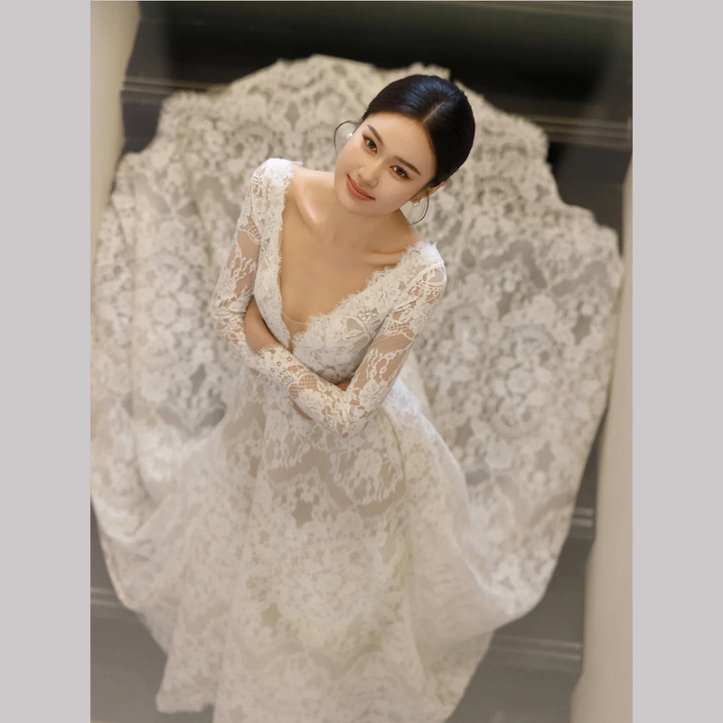 Light Wedding Dress Bride 2026 New Style White Lace Long-Sleeved V Neck Trailing Simple High-End Texture Long Skirt Dress