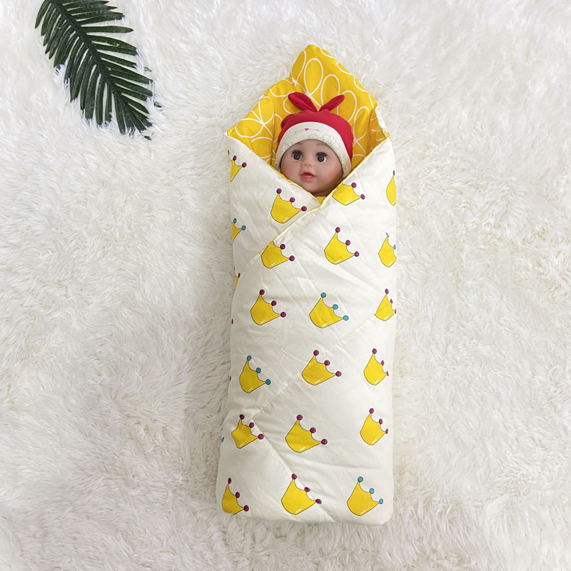 Newborn baby bag held by newborn baby cuddled by pure cotton closeted baby boy Year baby small quilt All season universal clip cotton