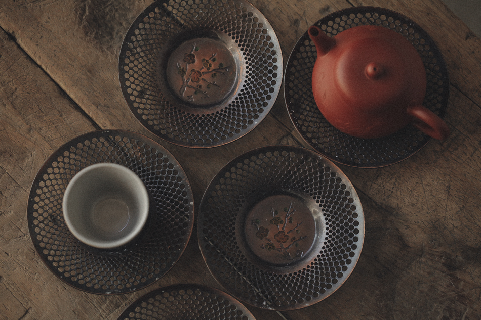 Japanese Seiko ancient objects copper coaster pot bearing engraved tea props cup holder snack plate) bump set