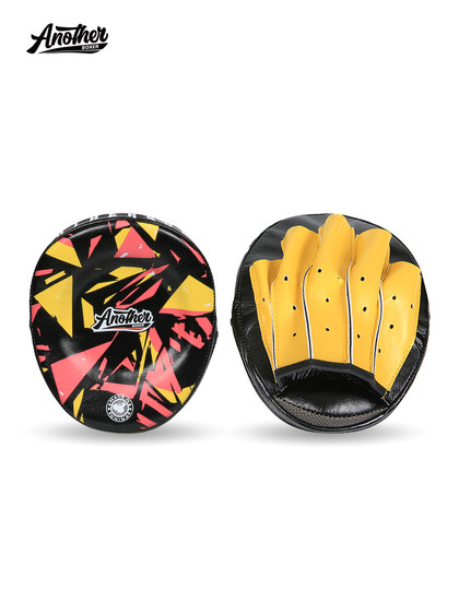 New Ultra-Light and Ultra-Thin Curved Microfiber Leather Boxing Target Pad for Sparring, Sanda, and Muay Thai
