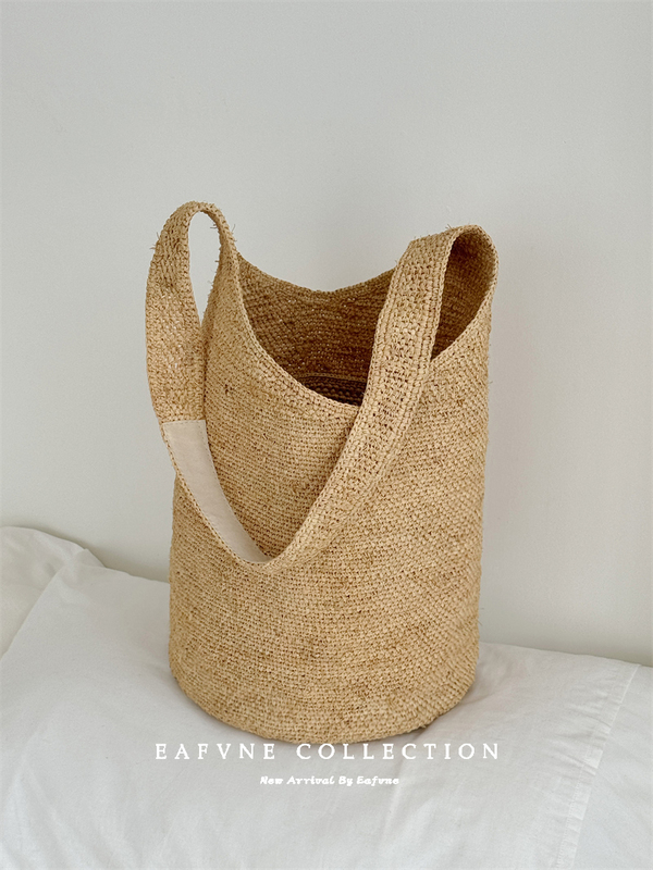 High-Quality Raffia Straw Bucket Bag, French Style Women's Large-Capacity Shoulder Tote Bag for Seaside Vacation and Beach