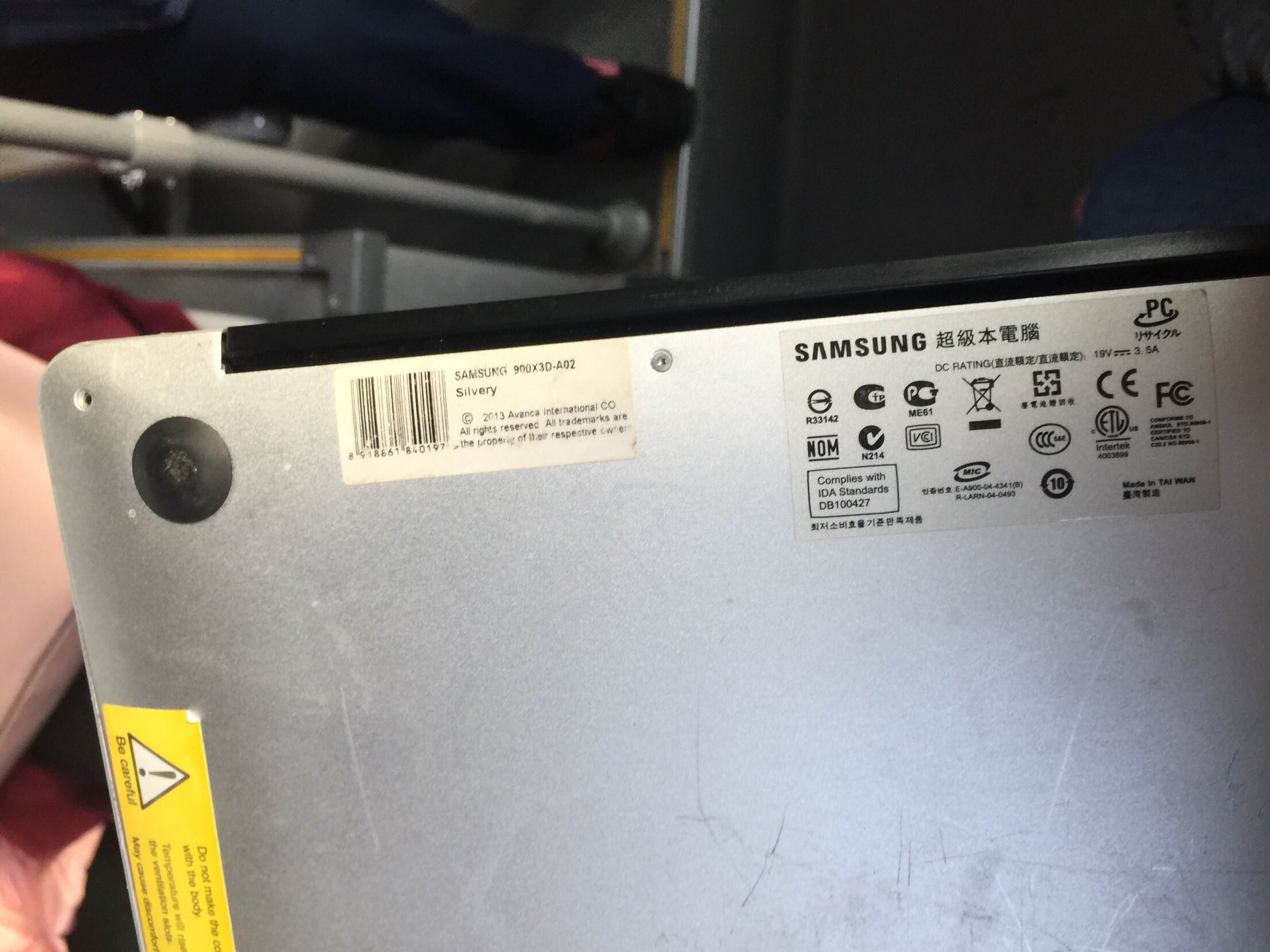 Samsung Ultrabook Power Supply 19v3 5a 900X3D-A02 Silvery Adapter