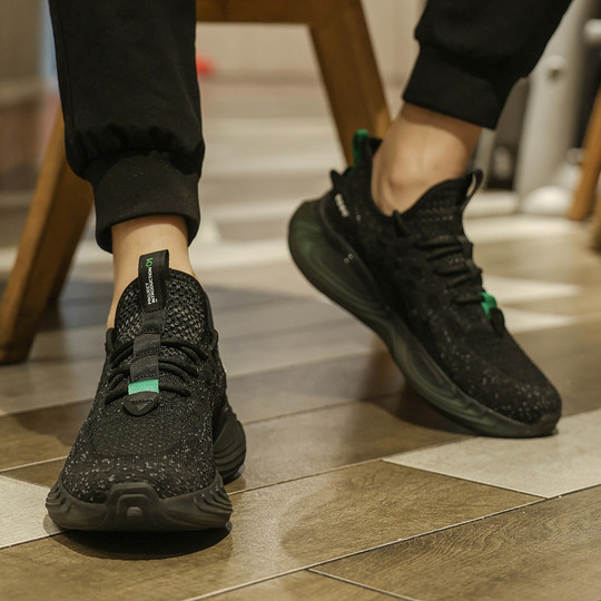 Sports Shoes for Men, New Summer Style, Mesh Breathable, Casual Running, Student Soft Sole, Wear-Resistant, Lightweight, Non-Slip, Fly-Knit Shoes