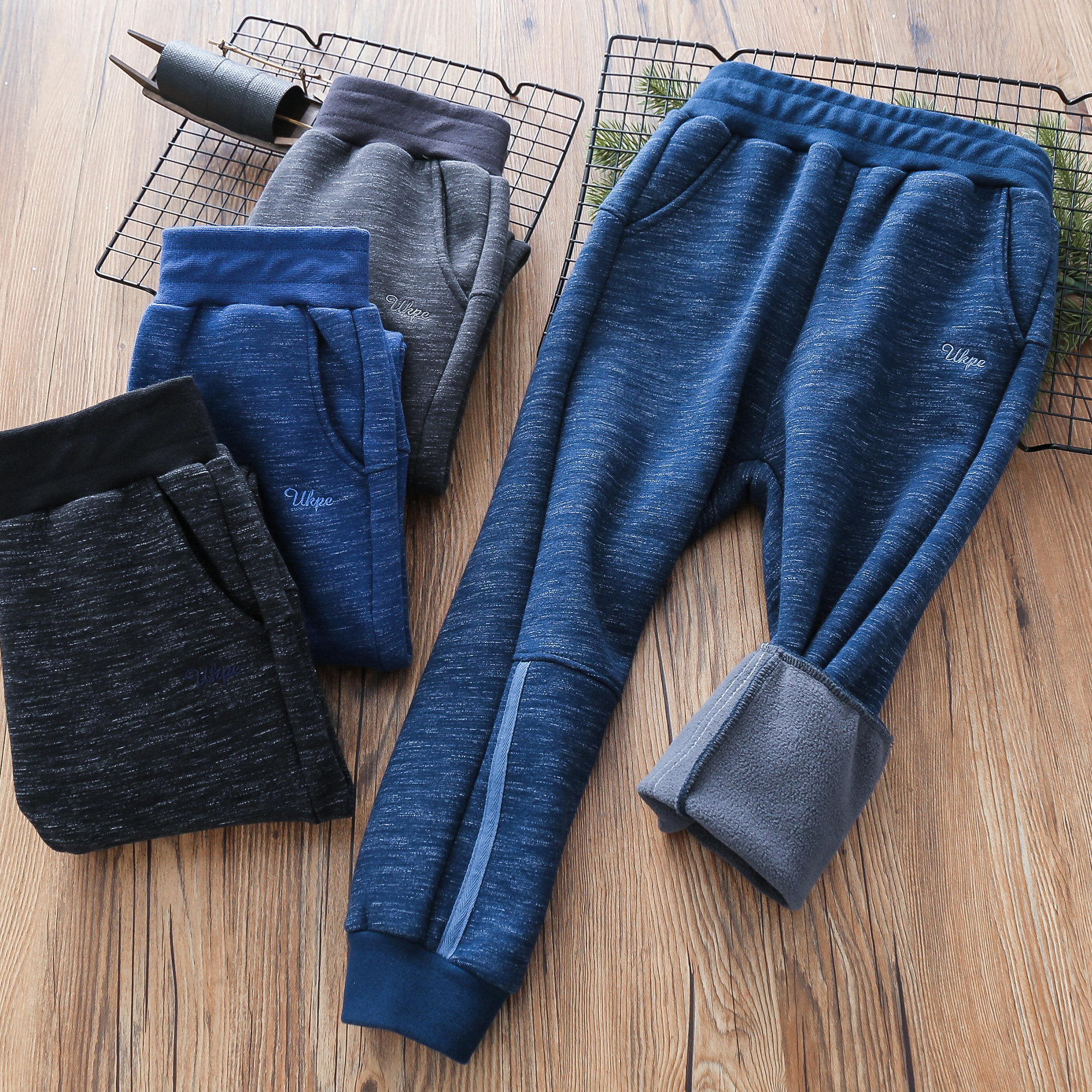 Boys velvet sweatpants Boys thickened wei pants Medium and large children's warm casual pants 2020 winter velvet pants