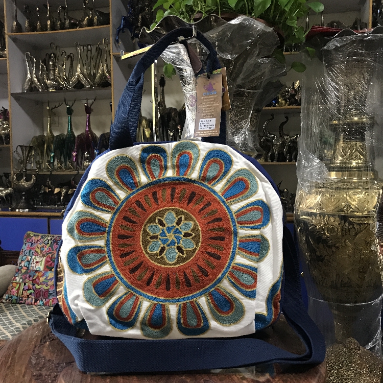 Xinjiang Gifts Original Ethnic Wind Women's Bags Single Shoulder Carry-on and Shoulders Embroidered Travel Bag Y009 Xinjiang Style Women's Package