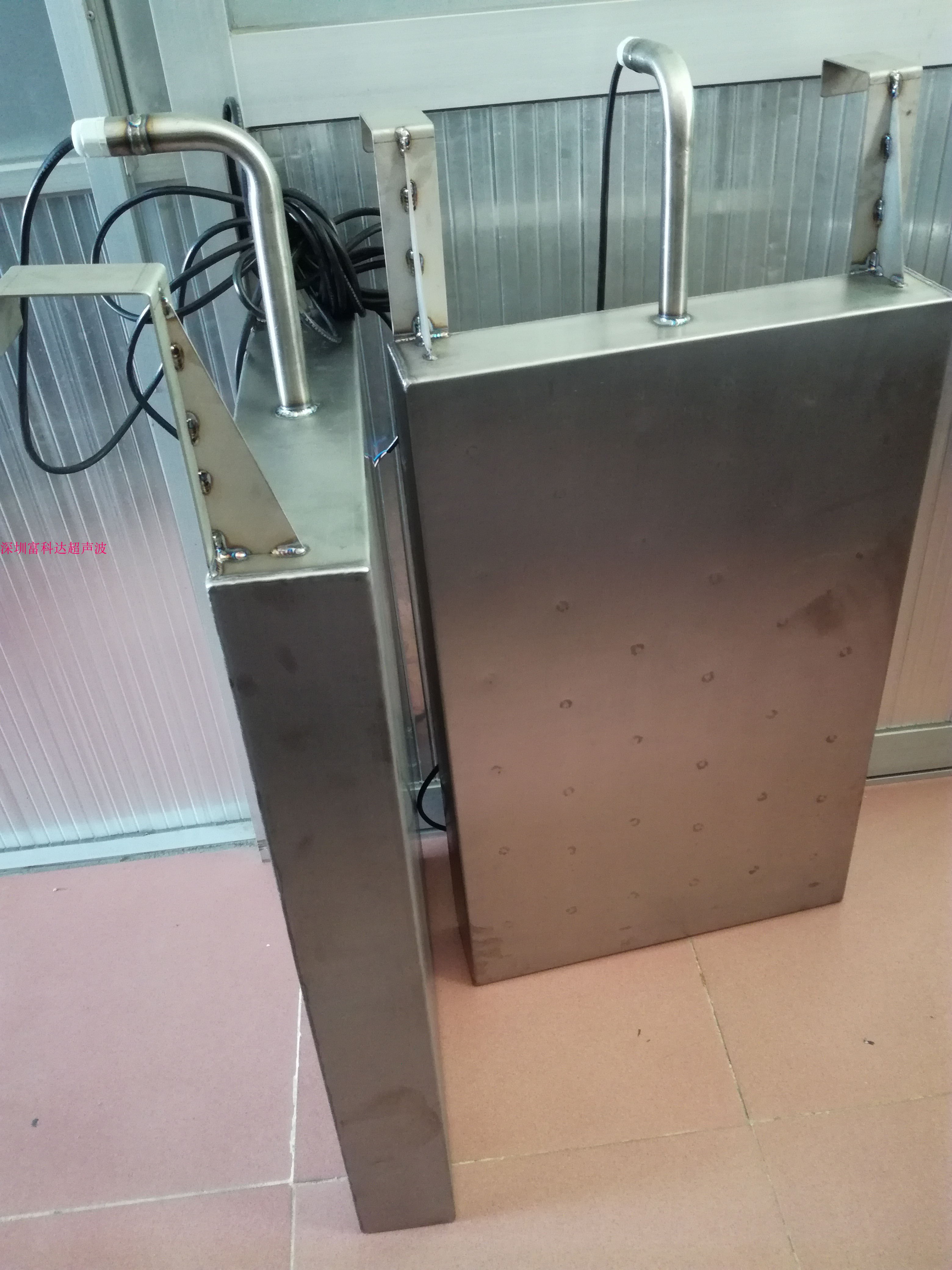 Acid-proof alkaline corrosion titanium material ultrasonic cleaner vibration plate hardware electroplating automotive accessories input shock plate