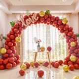 Сеть красный макарон воздушный шар арочный арочный свадебный свадебный зал.