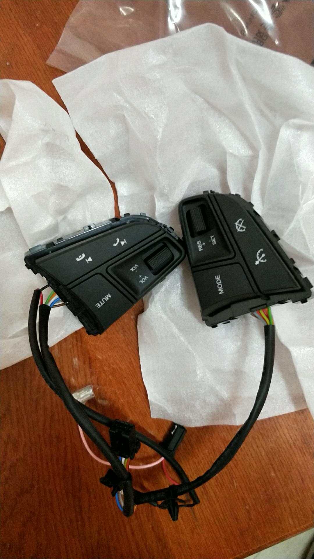 Jiangling Land Wind X2 accessories steering wheel button CDU key steering wheel press kinder sound button