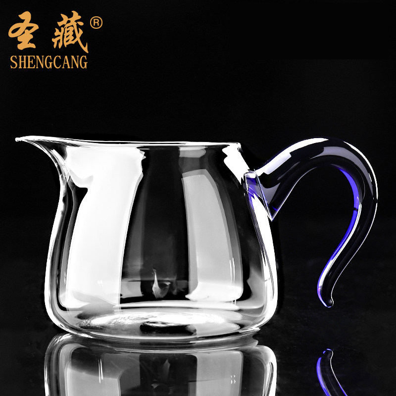 Handmade thickened heat-resistant glass Road cup tea divider tea ceremony Tea Sea tea set accessories Tea Sea large tea pour