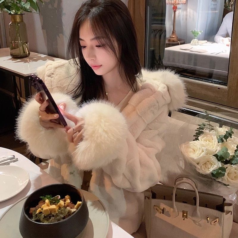 2025 New Eco-Friendly Fur Coat with Fox Fur Collar, Hooded, Mid-Length, Thickened, Loose-Fitting Overcoat